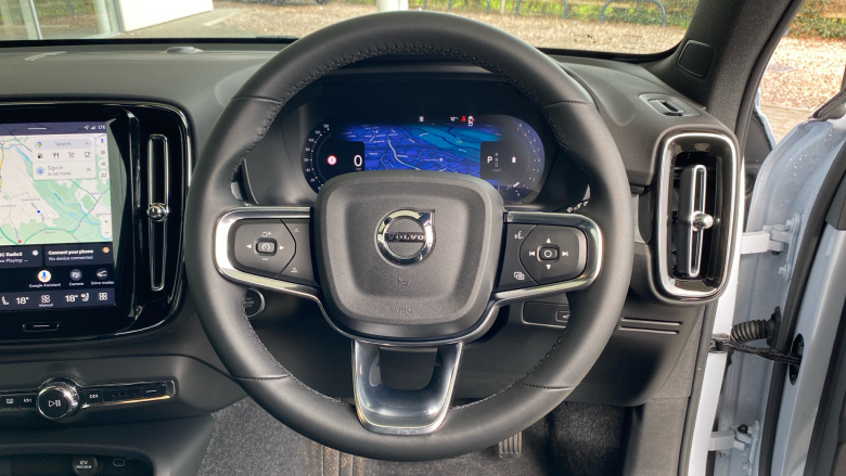 Volvo XC40 2.0 B4P Plus Dark 5dr Auto Petrol Estate